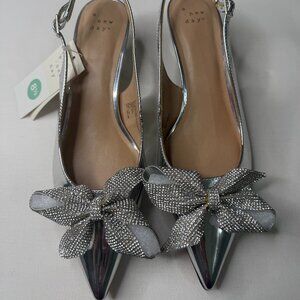 A New Day Silver Rhinestone Bow Heels Size 8.5 Women’s Slingback Kitten Heel NWT